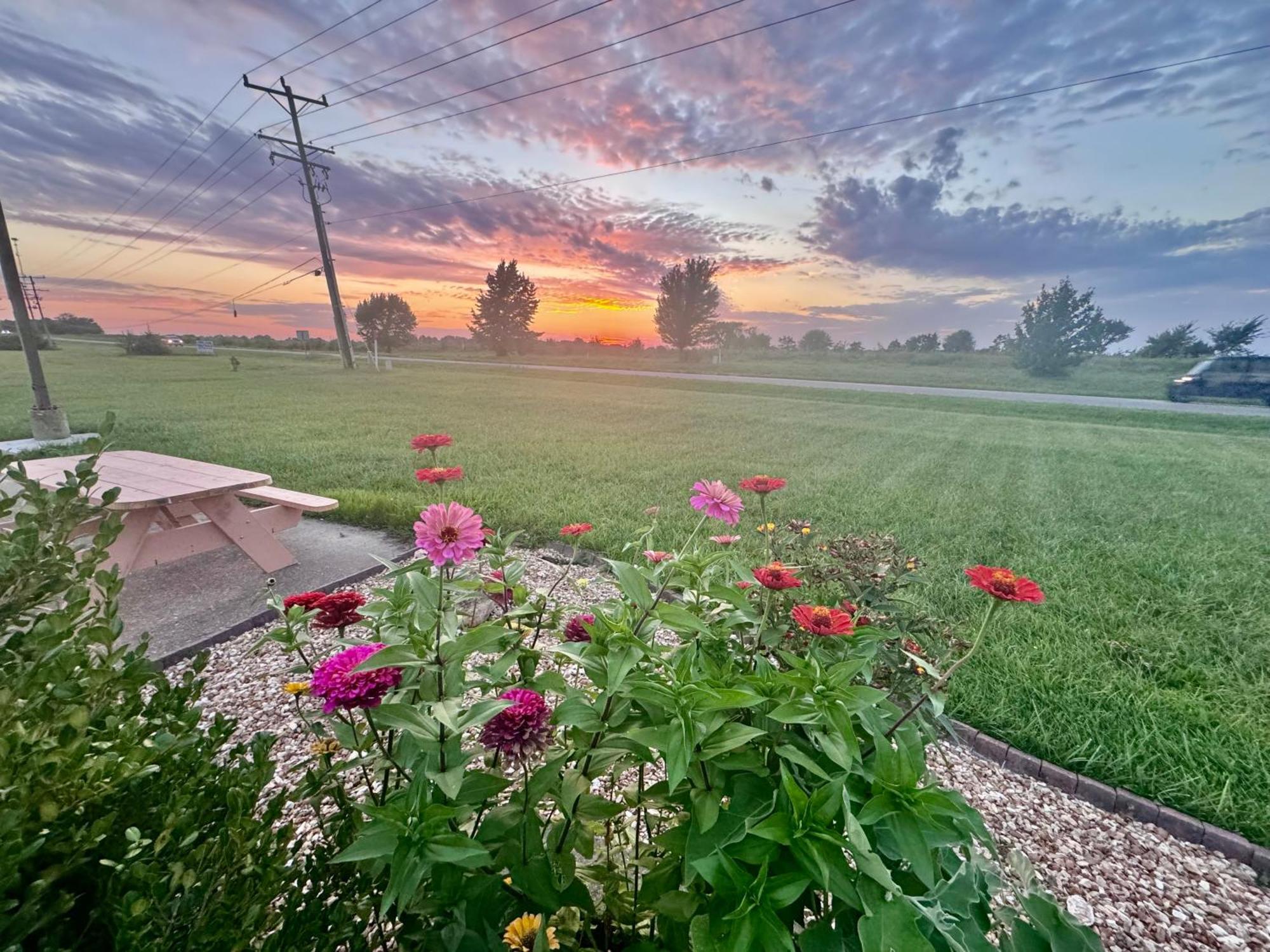 Owensville Inn Exteriér fotografie